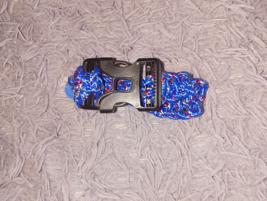 Ошийник для собак з паракорду 29 см відбиваєтся в ночі, спаї показано