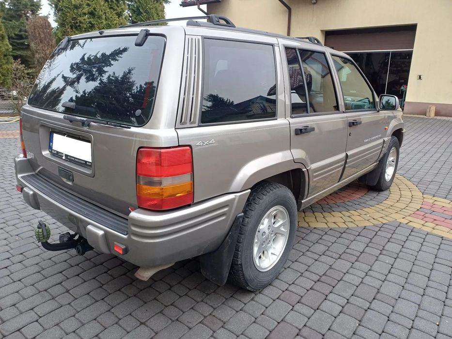 Jeep Cherokee Sprzedam auto Jeep Grand Cherokee ZJ klasyk