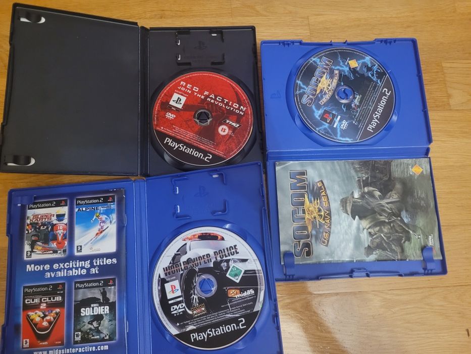 3 Gry na PS2 Red Faction, Socom, World Super Police