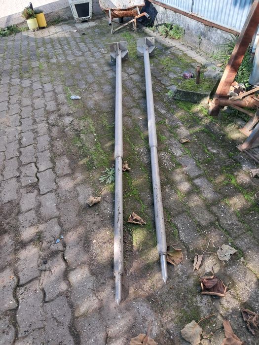 Postes em aço inox.