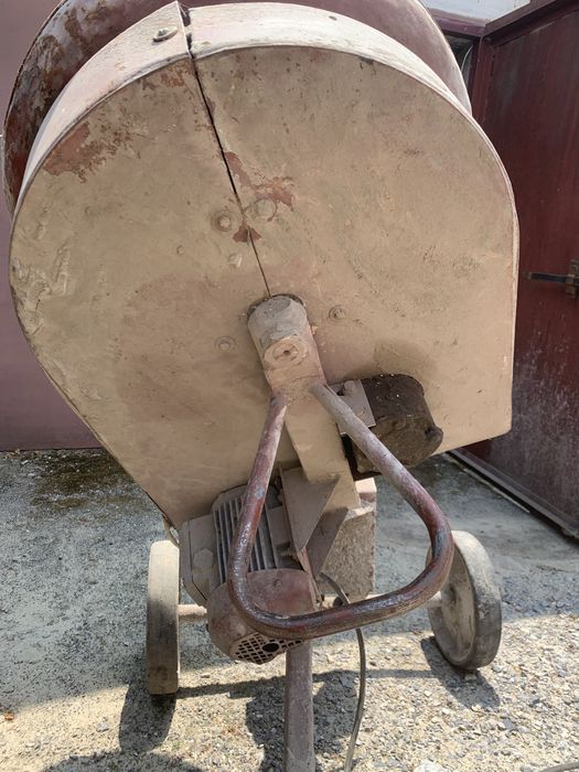 Продам бетономешалку