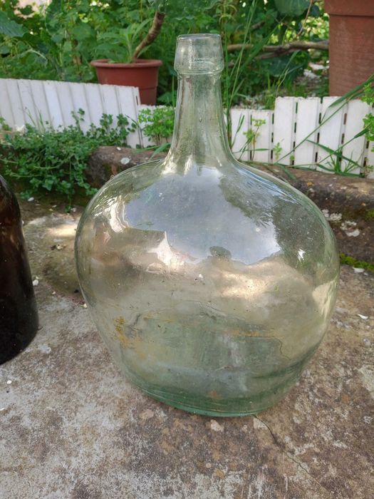 Garrafões em vidro (5 e 10  litros)