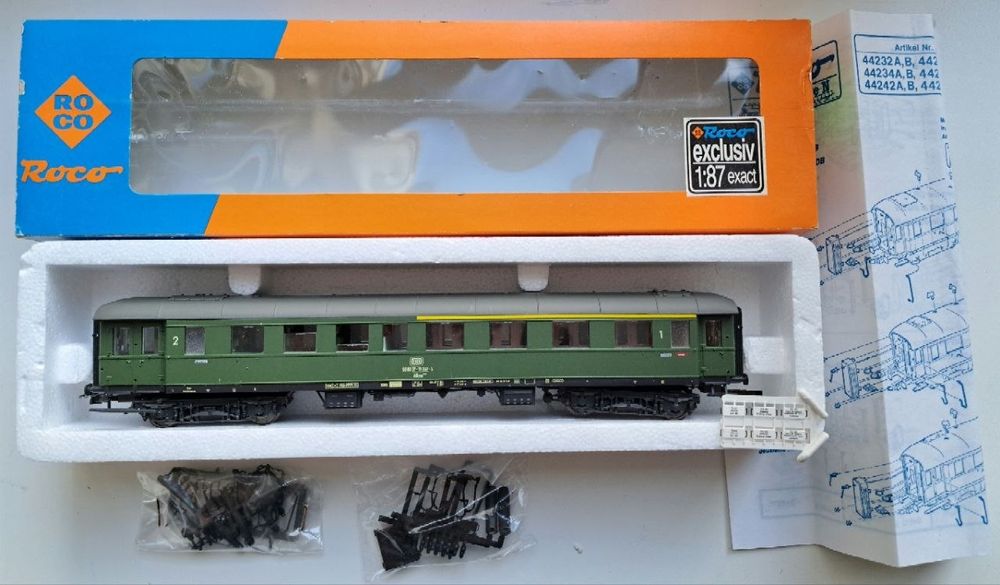 Пасажирські, товарні вагони, цистерни Roco HO 1:87