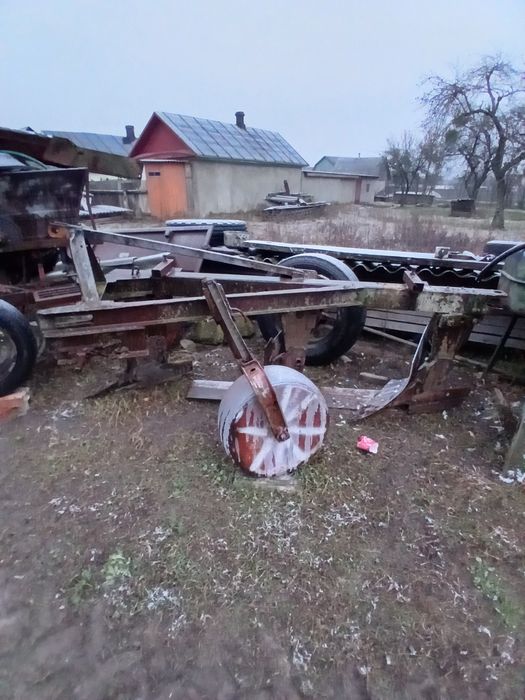 Продам плуг 3 35