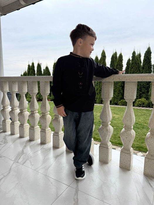 Вишиванка для хлопчика за борщівськими мотивами