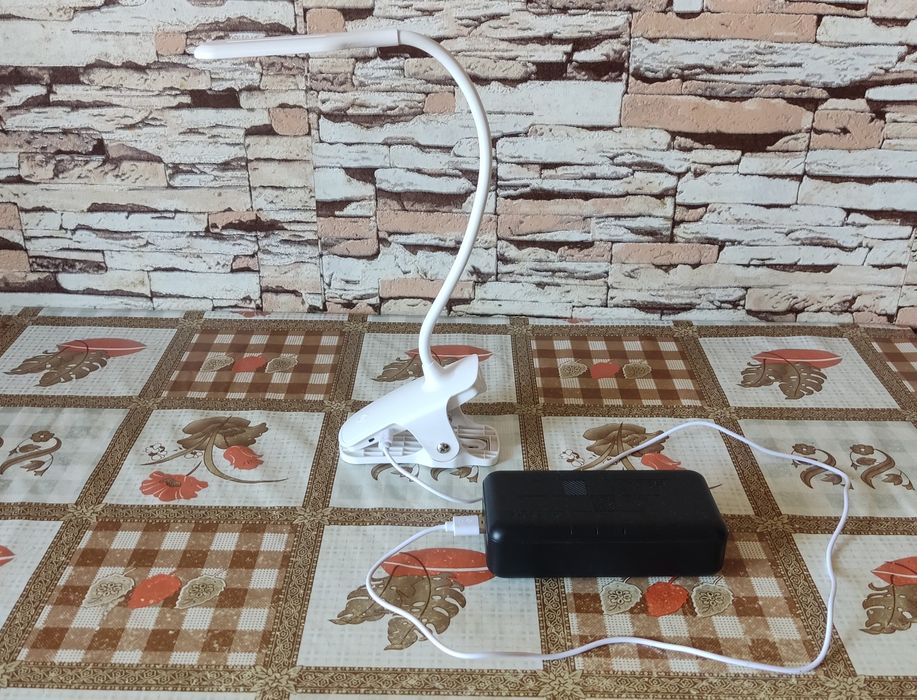 led лампа на прищепке с аккумулятором 18650