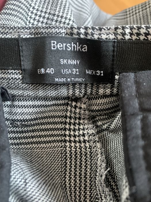 Bershka spodnie w kratę r. 40 (jak 38)