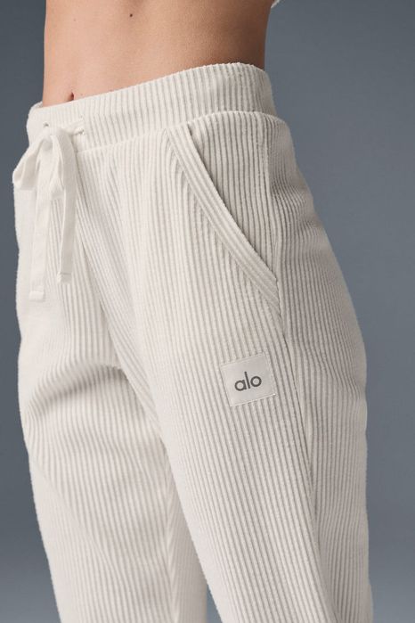 Жіночий костюм Alo Yoga Muse Suit Hoodie and Sweatpant Black