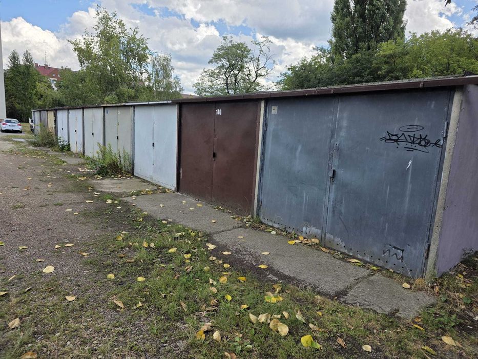 Garaż kontenerowy żelbetonowy Zabrze ul. Sobieskiego