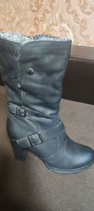 Сапожки зимові нові38.р