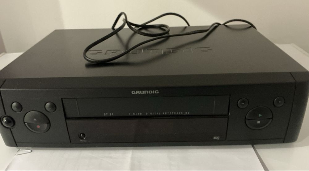 Videogravador/leitor Grundig