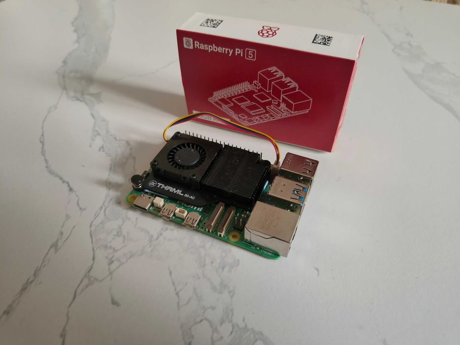 Raspberry Pi 5 16GB + obudowa + chłodzenie Argon THRML z radiatorem