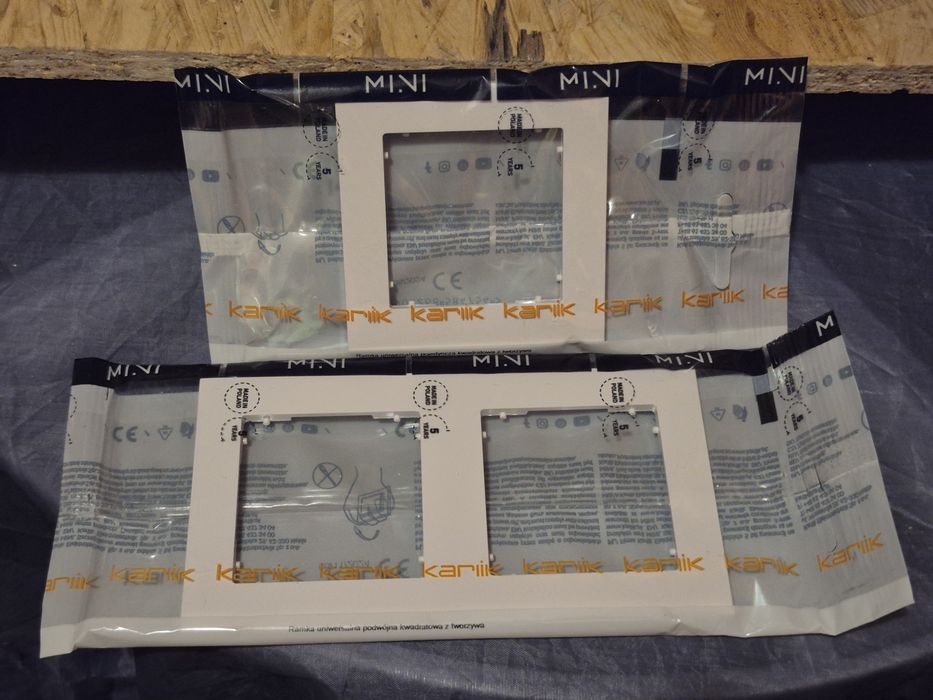 Osprzęt elektryczny KARLIK MINI gniazdka ramki uszczelniacze