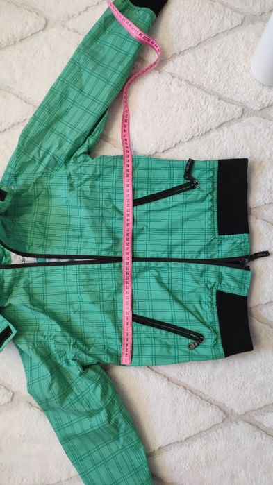 Куртка вітровка на хлопця розмір 140