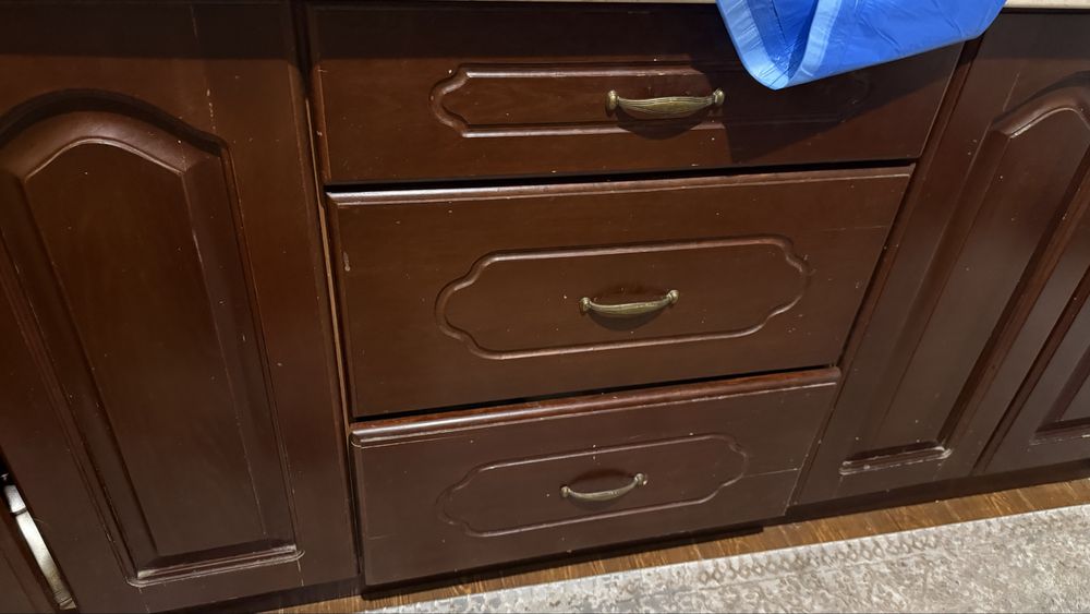 Кухня з дубовими фасадами