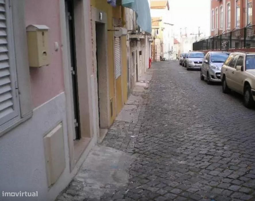 Estúdio - localizado em Santa Apolónia Lisbon