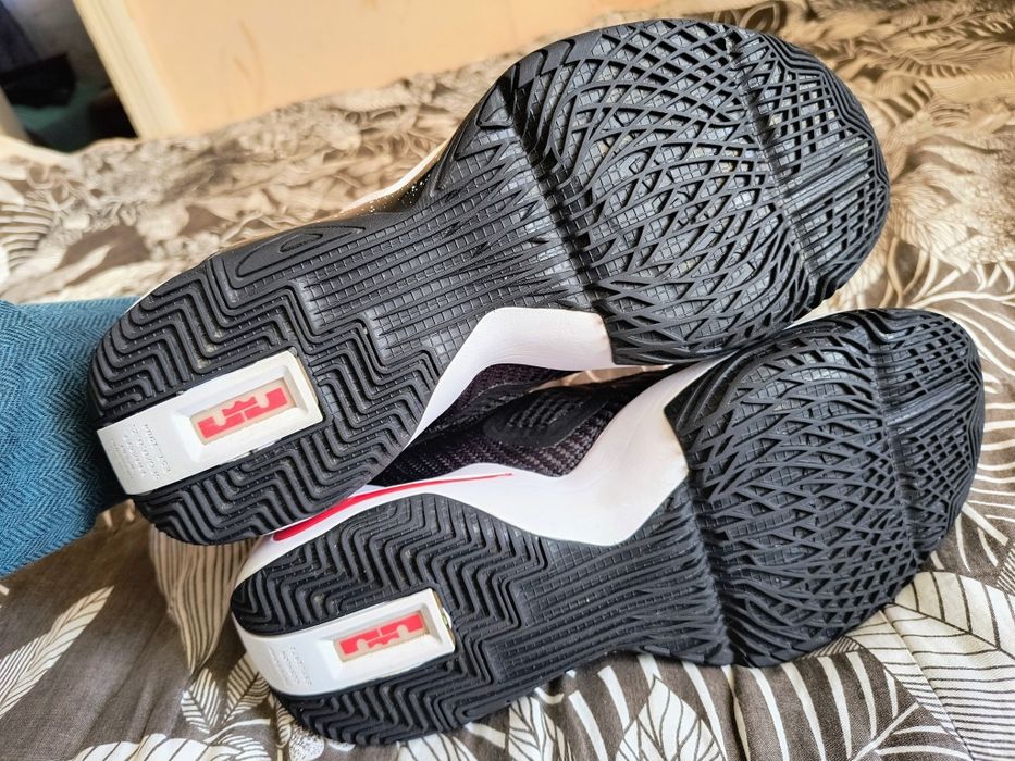 Кросівки Nike LeBron Soldier 14