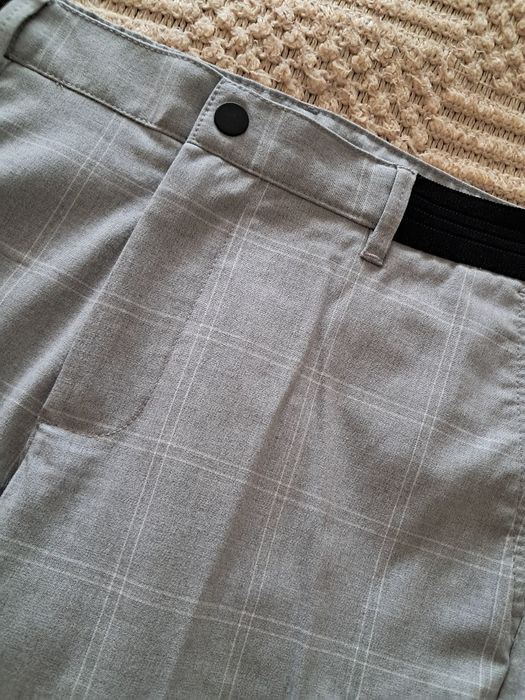 Calças chino xadrez da Zara