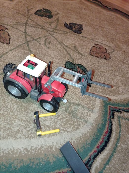 Sprzedam zabawkę traktor Playmobil