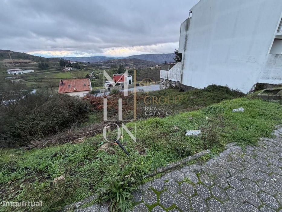 Lote de terreno situado na prestigiada Urbanização Del Rei