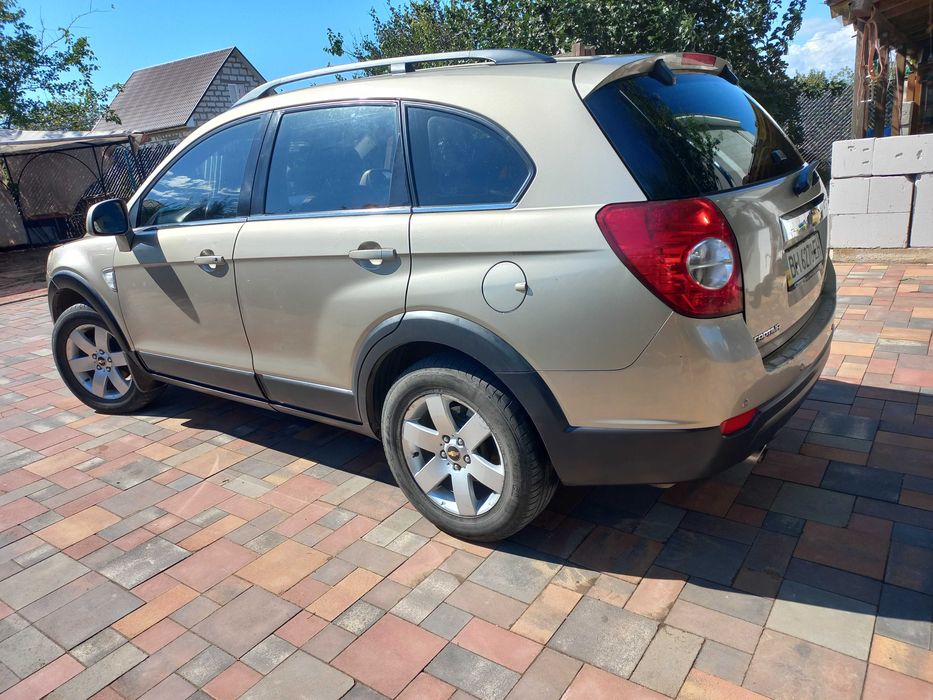 продати авто Chevrolet Captiva