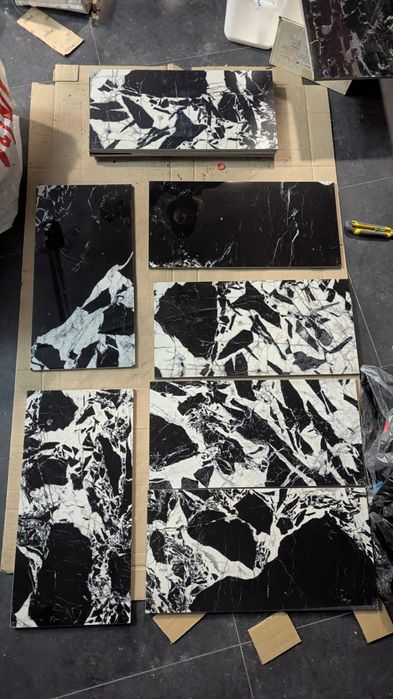 Płytki gres kafle pozostałość po wykończeniu prac