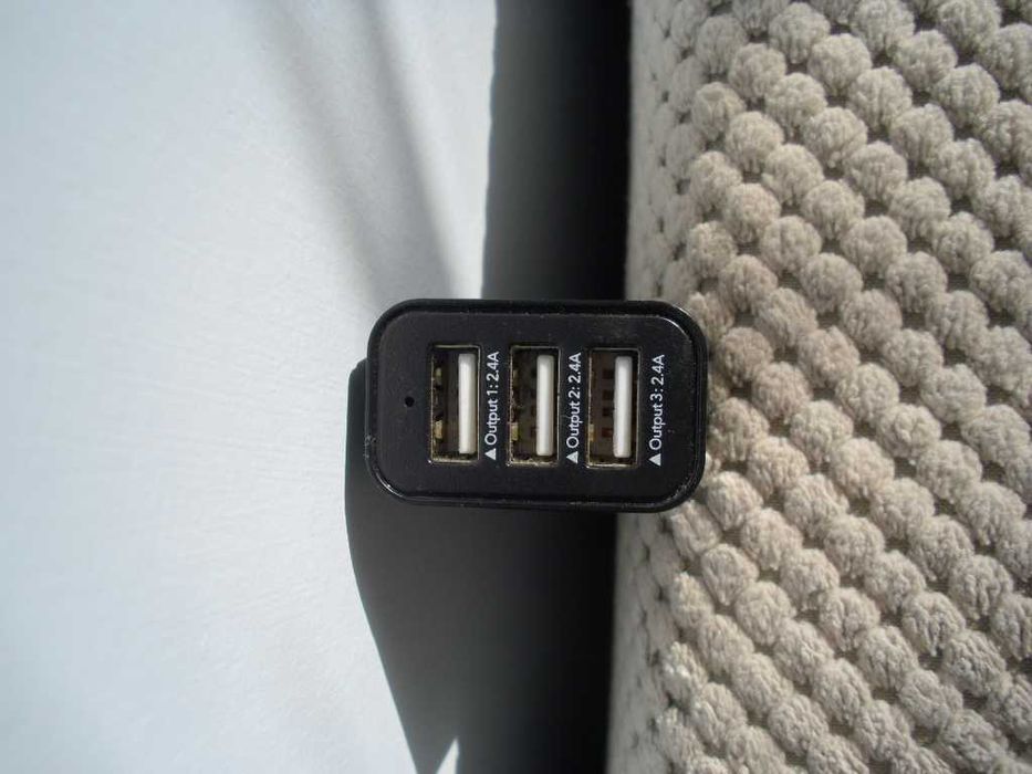 Ładowarka USB do samochodu