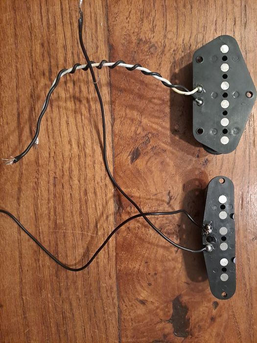 Pickups Fender designed Alnico V - Telecaster CV