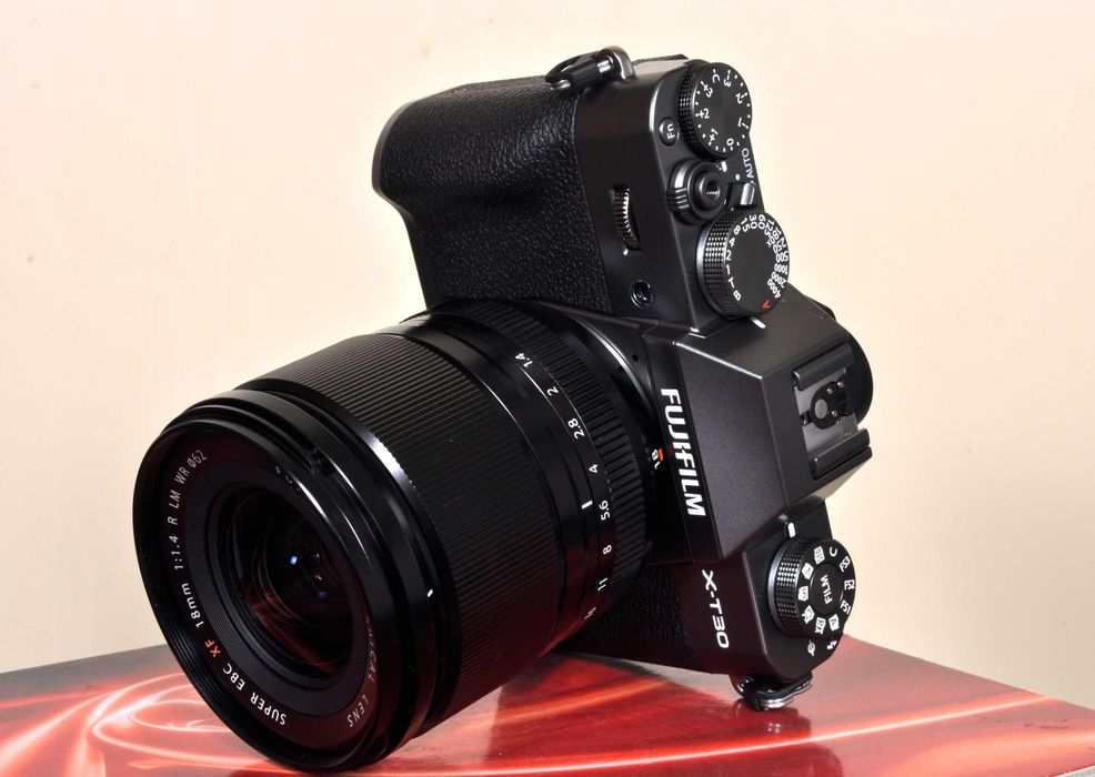 Fuji X-T30III novo + XF 18mm F: 1.4 WR como novo. Garantia Fuji PT.