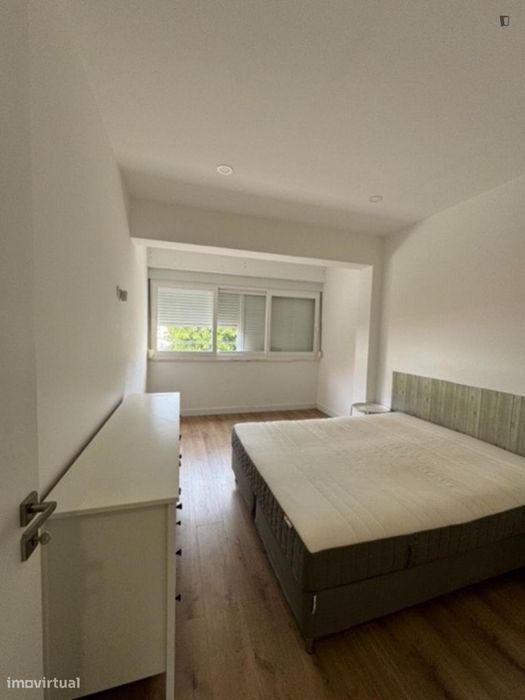 Quarto - localizado em Setubal