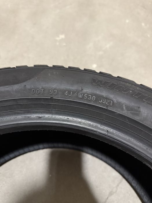 Зимова гума Pirelli Sottozero 3 245/45 R18