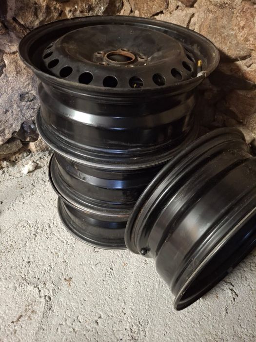 Sprzedam felgi stalowe 16