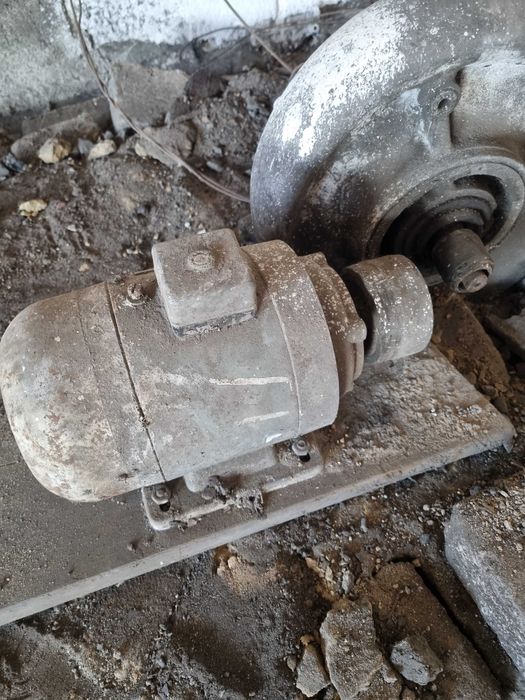 Sprzedam dmuchawę kowalską.