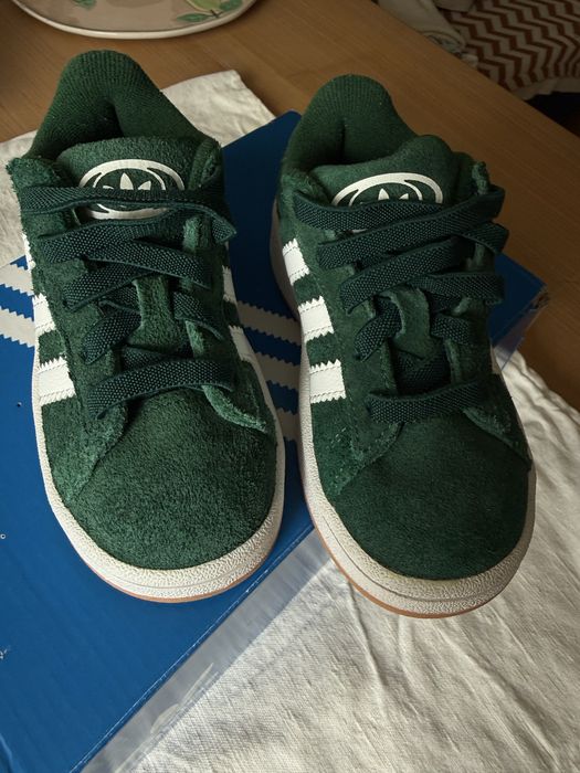Кросівки adidas 26,5
