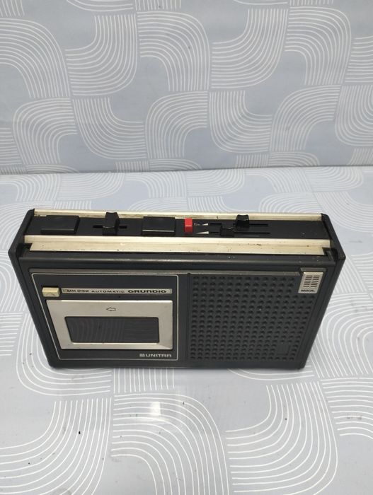 Stary magnetofon Unitra