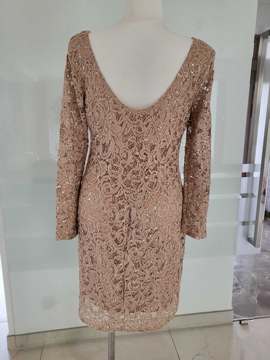 Zjawiskowa Koronkowa Sukienka z dekoltem na plecach. Cekiny  L/XL