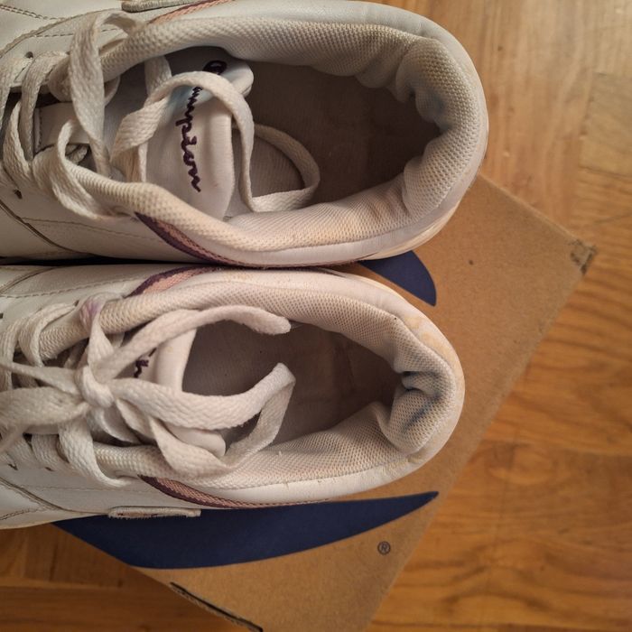 Buty sportowe dla dziewczyki