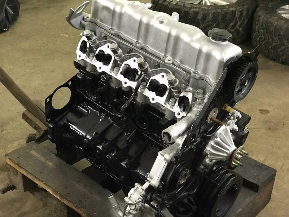 Двигун по частинах Ford Ranger Mazda B 2500 2.5 розборка запчастини