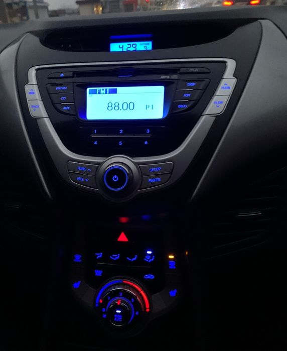 Hyundai Elantra  2013г.  ИДЕАЛ!