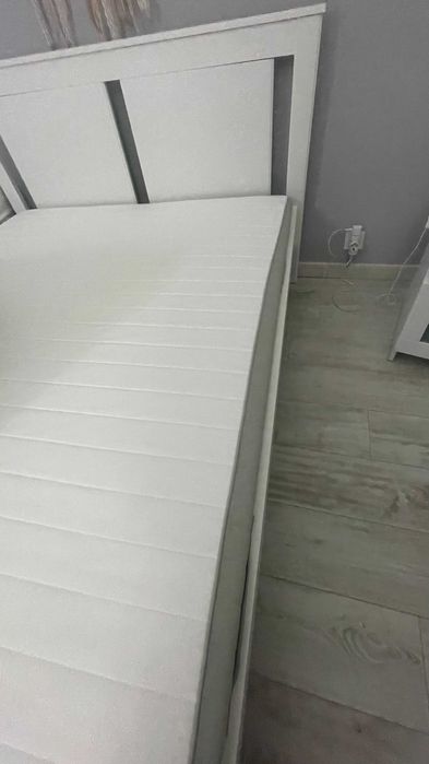 cama com colchao ikea 2 anos uso com protetor incluido