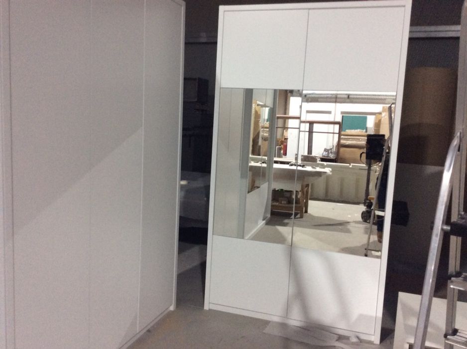 . Roupeiros por medida em hidrófobo Lacado brilho ou mate