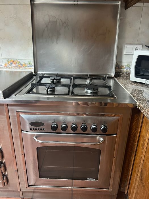 Fogão a Gás com Forno Elétrico