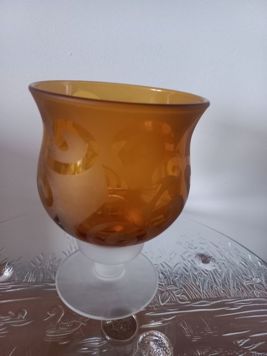 Wazon kielich na stopie