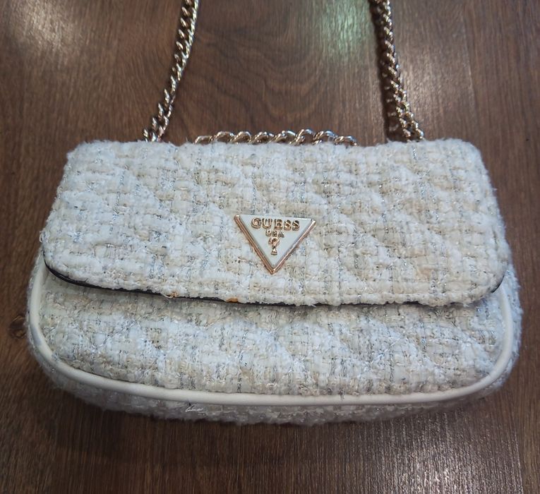 Сумки:  Guess, Valentino, Gucci