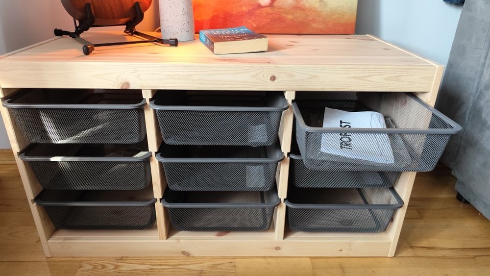 Regał Trofast Ikea  sosna 93x44x52 z pojemnikami