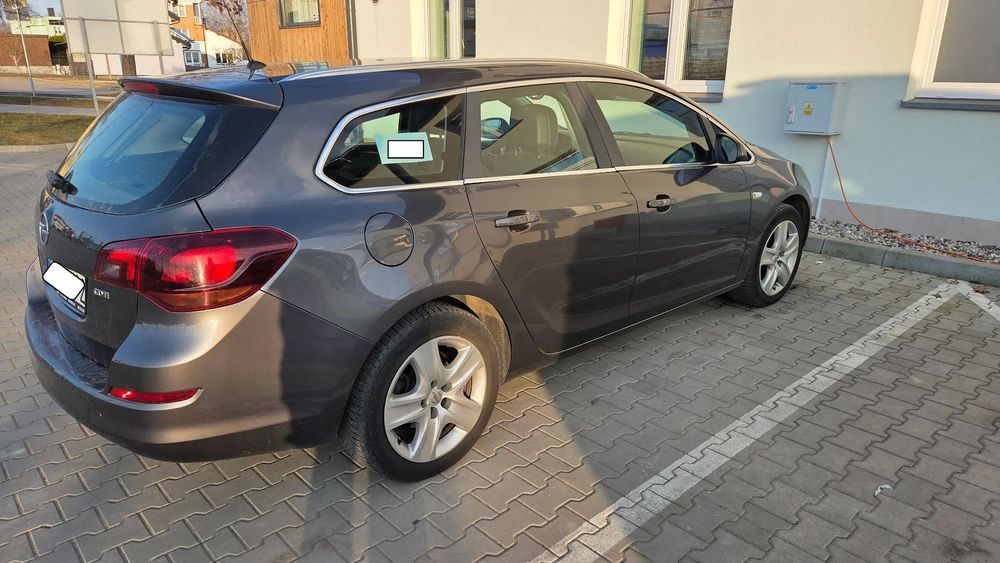Opel Astra Astra J Sportourer 2.0 CDTI 165KM