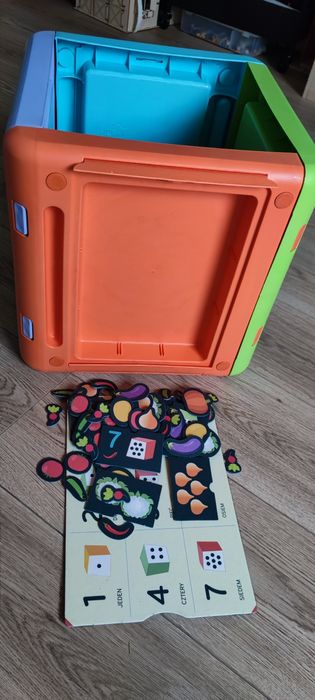 Edukacyjny sześcian, kostka clementoni