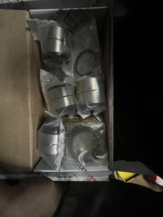 Ремкомплект шкворня на ДАФ  новий.