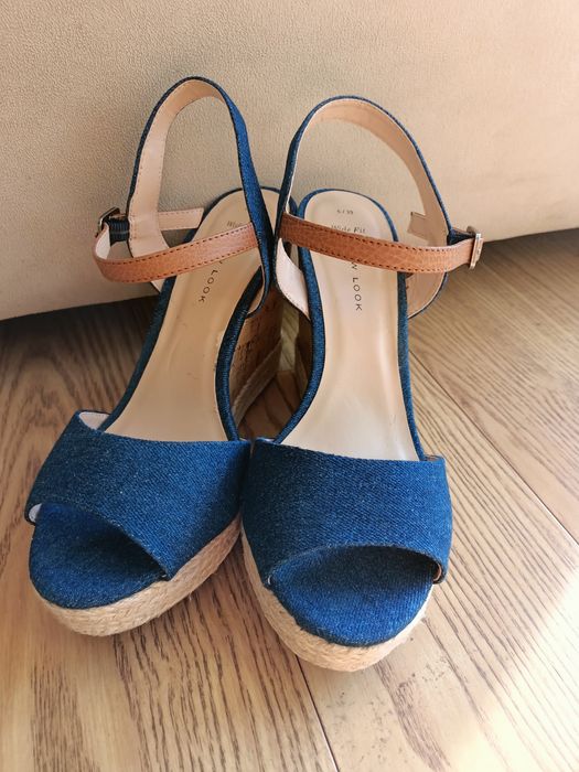 Buty sandały na koturnie koturny