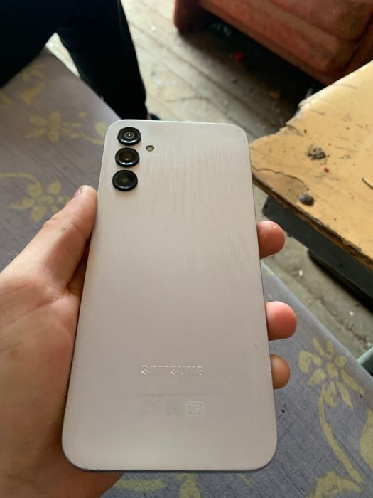 Обменяю Samsung a14 на iPhone 10